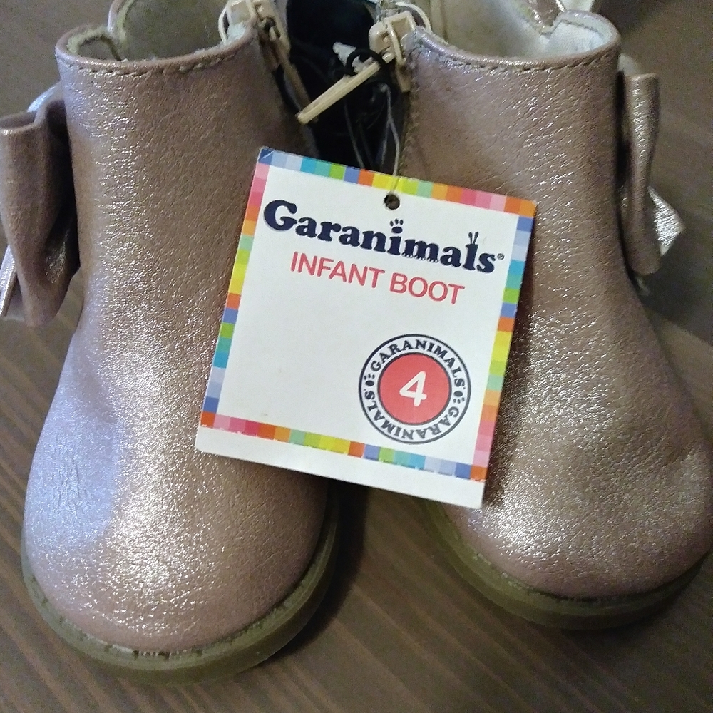 Garanimals Infant Bootie.